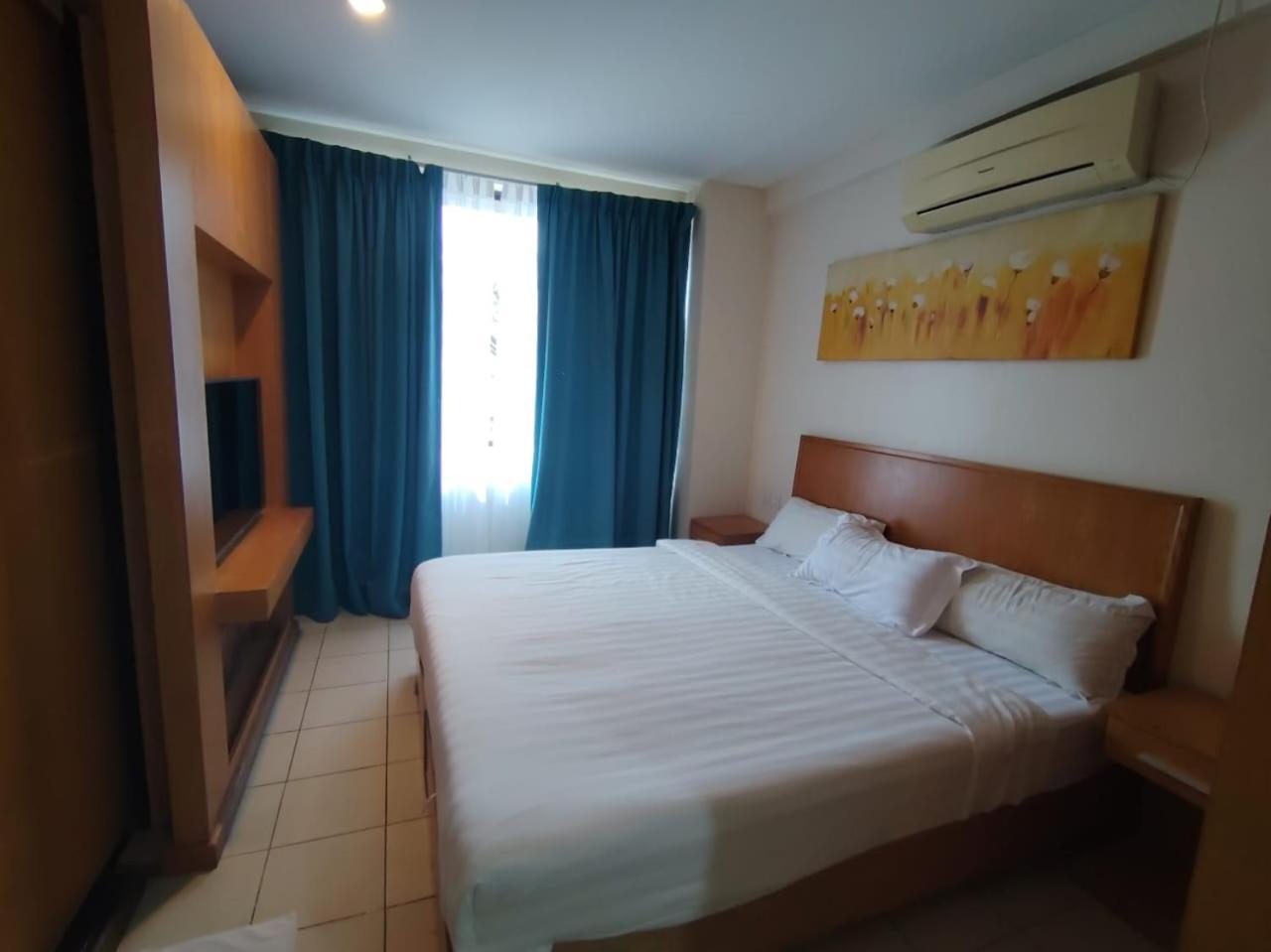 Fratini'S Hotel Labuan Exterior photo