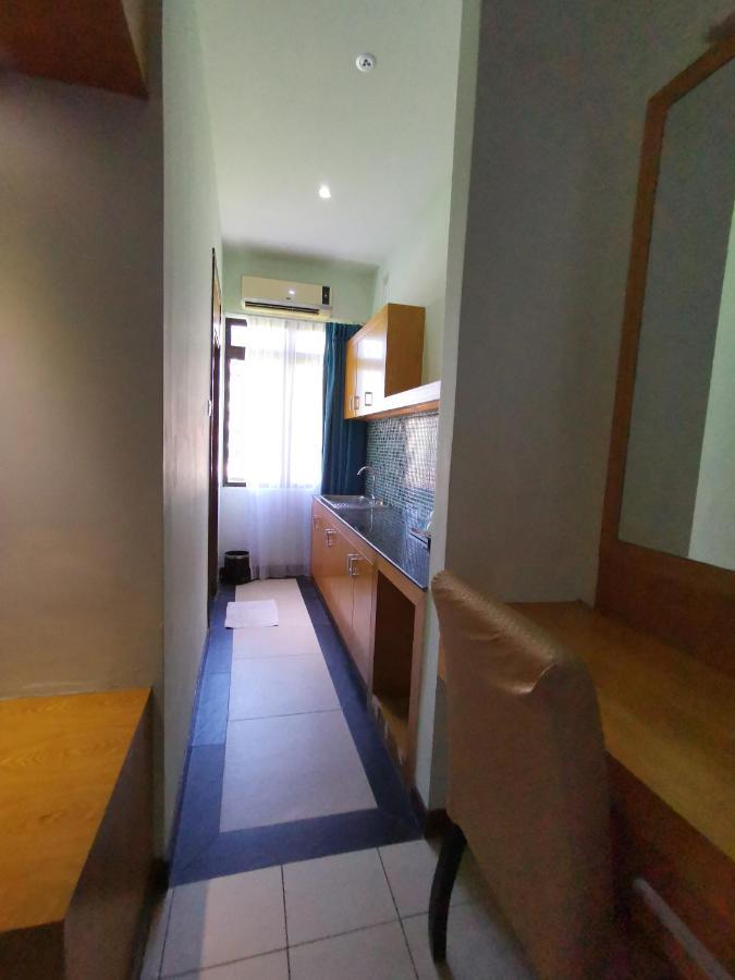 Fratini'S Hotel Labuan Exterior photo